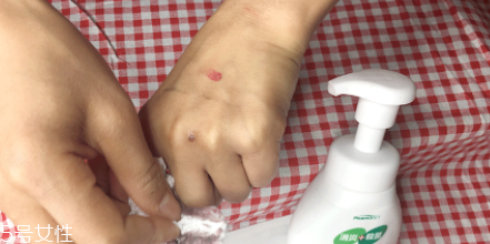 泡沫洗面奶哪個牌子好？熊野油脂和牛乳石堿對比測試