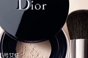 dior迪奧蜜粉哪款好用？讓妝效更持久