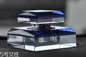 車(chē)載香水什么味道好？長(zhǎng)途駕駛用醒香型香水