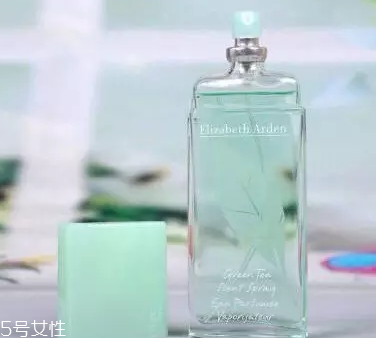 濃香水和淡香水哪個好？淡香水男女都能用