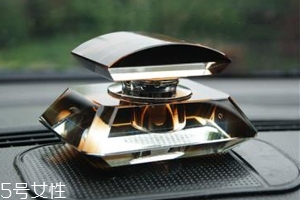 男士車?yán)锓攀裁聪闼?？廣藿香讓人清醒