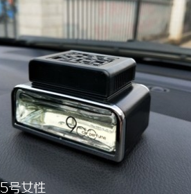 汽車香水座怎么加香水？用滴管注入原瓶