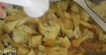 花椰菜炒肉怎么做好吃？這么做簡單又美味