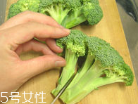 花椰菜怎么切？把整莖切掉最好炒