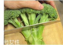 花椰菜怎么切？把整莖切掉最好炒