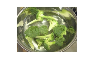 花椰菜怎么切？把整莖切掉最好炒