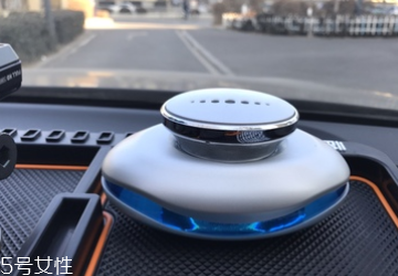 汽車香水怎么安裝？香水座需粘貼