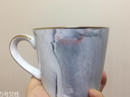 阿瑪尼401和402哪個(gè)好看？401黃皮摯愛(ài)