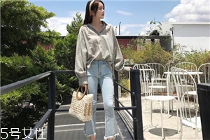 牛仔褲a和b有什么區(qū)別？牛仔褲版型大不同