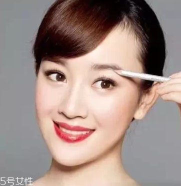怎么化標(biāo)準(zhǔn)眉？三點(diǎn)法打造親和眉形