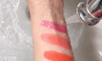 曼丹保濕卸妝水怎么樣？防水口紅卸不掉