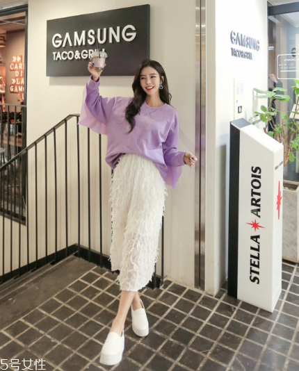 紫色衛(wèi)衣怎么搭配？流行色助你成為時尚女王