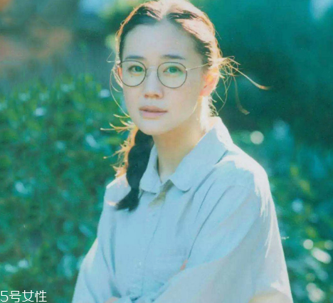 鹽系女生怎樣穿搭？清新無公害的鄰家女孩