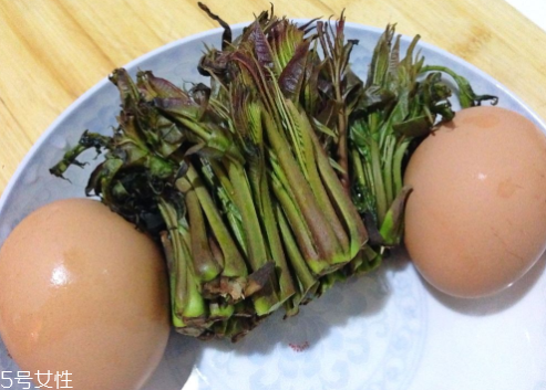 香椿吃了上火嗎？怕上火吃涼拌香椿