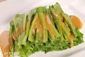 油麥菜怎么涼拌好吃？加點麻醬調(diào)味