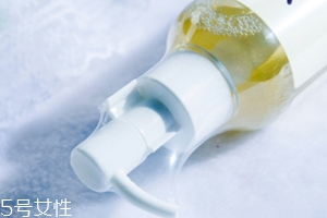 papa recipe春雨卸妝水怎么用？濕敷10秒即可