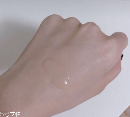 chanel山茶花保濕精華水好用嗎？補水底妝神器