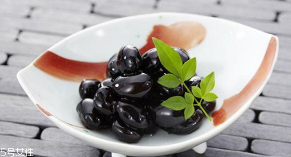 黑豆泡醋用什么醋最好？不要用白醋