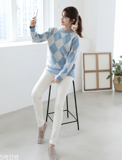 格子毛衣怎么搭配？盡顯減齡學(xué)院風(fēng)