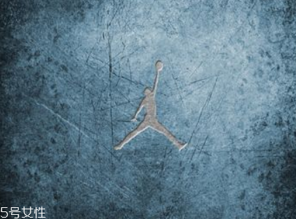 air jordan 1 satin黑扣碎配色綢緞版多少錢？