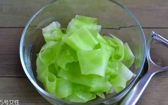 萵筍生吃好還是熟吃好？煮熟后維生素含量大大降低