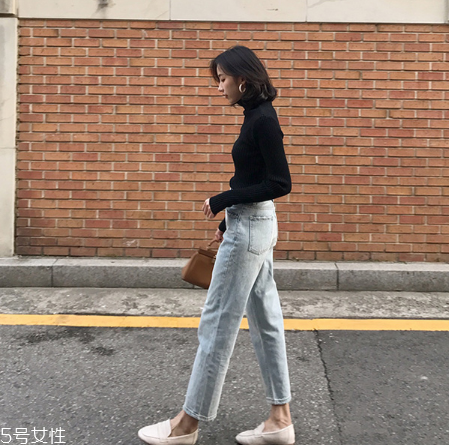 牛仔褲小腿太緊怎么辦？多穿穿就松了