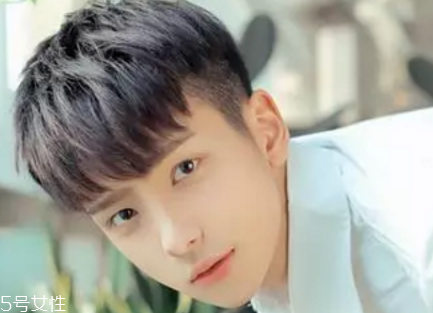 男士怎么樣設(shè)計(jì)發(fā)型好看？4款帥氣穩(wěn)重發(fā)型