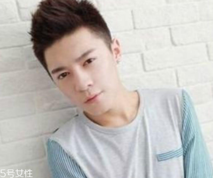 男士怎么樣設(shè)計(jì)發(fā)型好看？4款帥氣穩(wěn)重發(fā)型