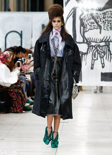 miumiu2018秋冬系列好看嗎_有哪些款式？