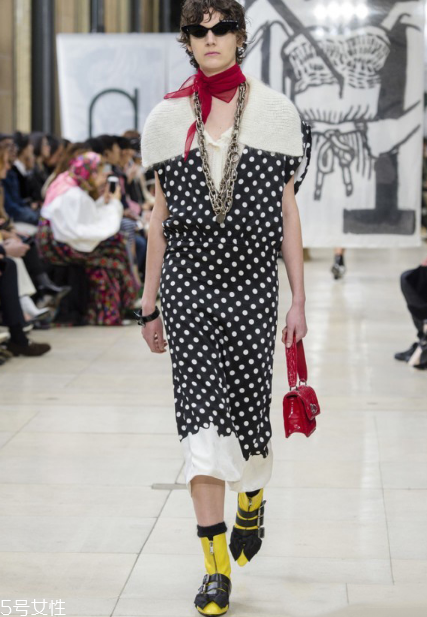 miumiu2018秋冬系列好看嗎_有哪些款式？