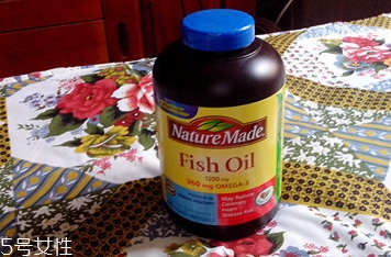 nature made萊萃美魚油怎么吃？