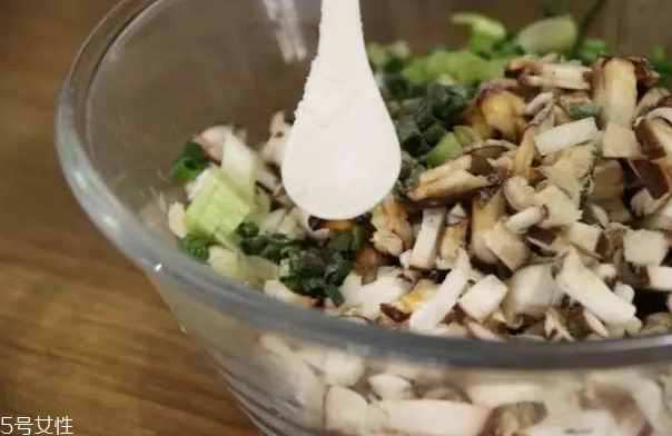 豆腐皮能油炸嗎？火候太猛容易炸糊