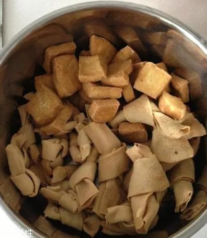 豆腐皮能油炸嗎？火候太猛容易炸糊