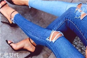 牛仔褲能配高跟鞋嗎？精致女生的穿搭法則