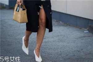 v口鞋怎么搭配？女人味十足的穿搭