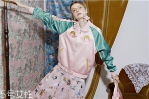 2018流行什么款式棒球服？打造早春休閑風(fēng)