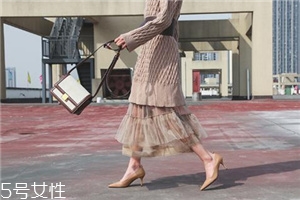 高跟鞋有點(diǎn)松怎么辦？教你三個(gè)小妙招