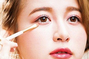 臥蠶筆怎么畫臥蠶？三步讓你擁有少女般的眼眸