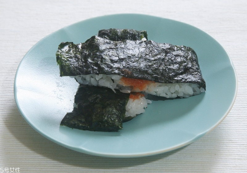 海苔飯團的做法圖解 海苔飯團不同形狀做法