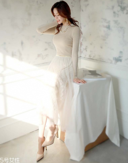 蕾絲長裙配什么鞋子？為你加足時髦指數(shù)