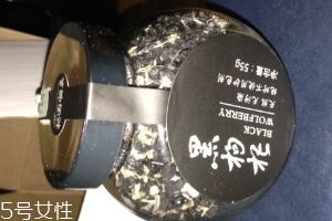 黑枸杞能和菊花一起泡嗎？這個(gè)搭配沒(méi)毛病