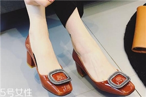 腿粗腿短穿什么鞋子好看？視覺上拉長腿部比例