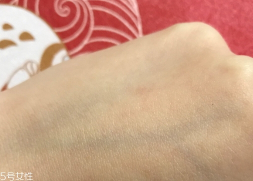 純露可以當(dāng)噴霧嗎？隨時為你補(bǔ)充水分