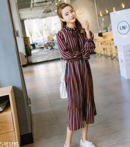 豎條紋衣服怎么搭配？顯瘦顯高不在話下
