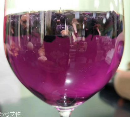 黑枸杞為什么是藍(lán)色？花青素的原因