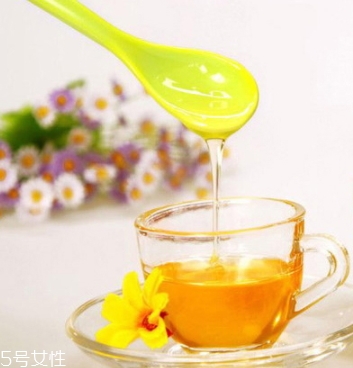 麥盧卡蜂蜜和普通蜂蜜有什么區(qū)別？貴得有理由