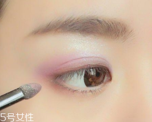 夏天化妝怎么樣不脫妝？8個(gè)小技巧讓你做清爽女神