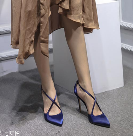 高跟鞋38碼多少厘米？學(xué)會測量腳長