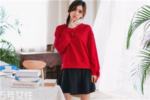 春天穿什么樣的衛(wèi)衣好看？春日百變衛(wèi)衣穿搭