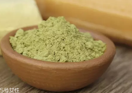 粘土面膜有幾種？高嶺土是最常見的清潔面膜成分